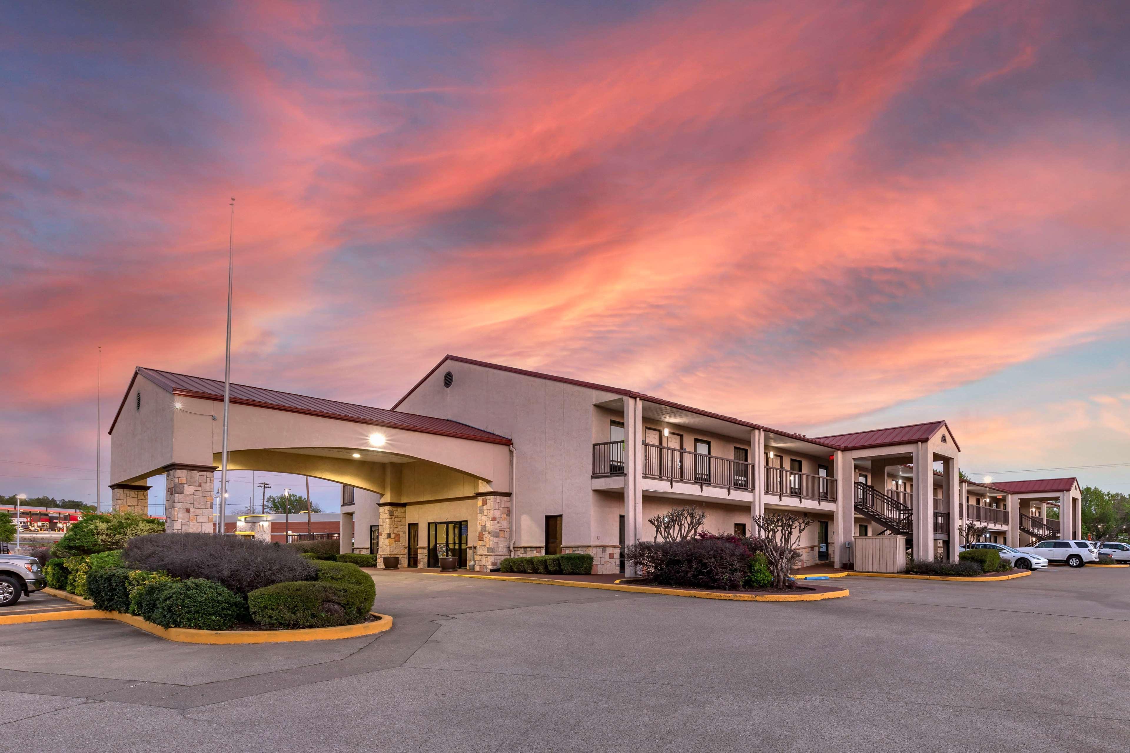 Best Western Lindale Inn Exteriér fotografie