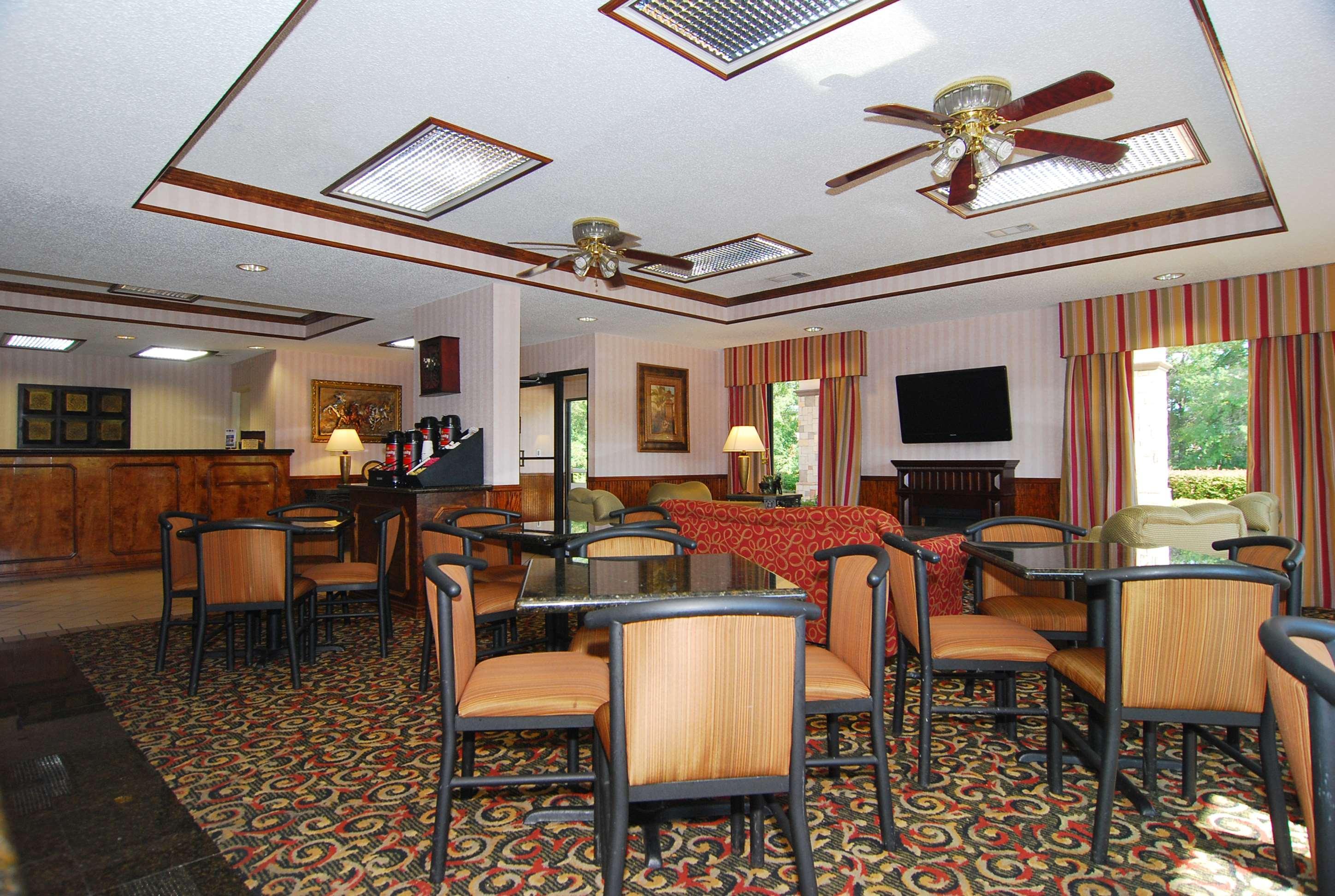 Best Western Lindale Inn Exteriér fotografie